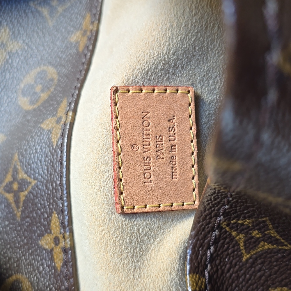 Louis Vuitton Monogram Artsy MM Purse - Picture 6 of 9